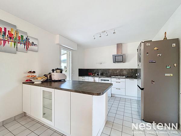 Maison à vendre à la limite d'Angers et de Saint Barthélemy d'Anjou 5 chambres sous sol enterré