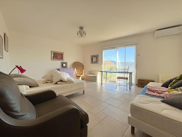 Maison d'exception 244m² à Bargemon : Vue Panoramique et Piscine