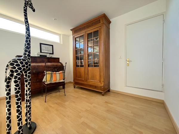 Maison d'exception 244m² à Bargemon : Vue Panoramique et Piscine