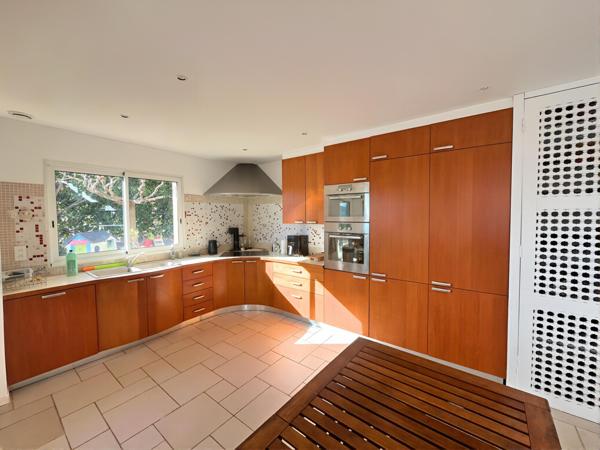 Maison d'exception 244m² à Bargemon : Vue Panoramique et Piscine