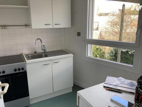 En hyper ventre ville appartement de type 3 en duplex disposant d'un emplacement de parking fermé 