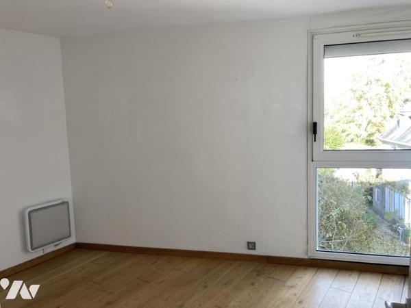 En hyper ventre ville appartement de type 3 en duplex disposant d'un emplacement de parking fermé 