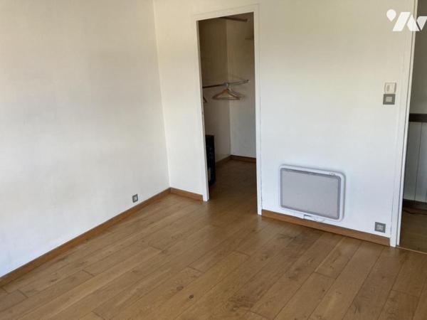 En hyper ventre ville appartement de type 3 en duplex disposant d'un emplacement de parking fermé 