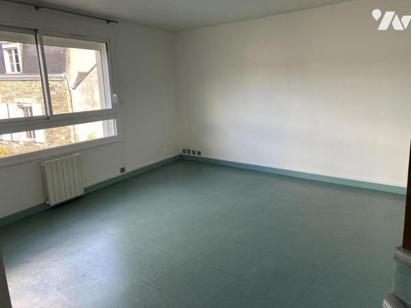 En hyper ventre ville appartement de type 3 en duplex disposant d'un emplacement de parking fermé 