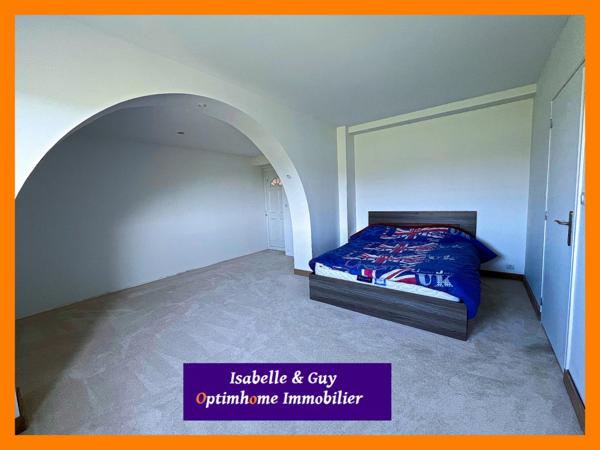 MAISON ENTIEREMENT RESTAURÉE AVEC DÉPENDANCE DE 250 M²