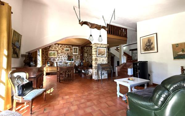 Maison à vendre    3 pièces • 77 m2 Montfort-sur-Argens