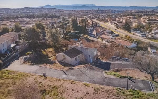 Terrain à vendre    Pertuis