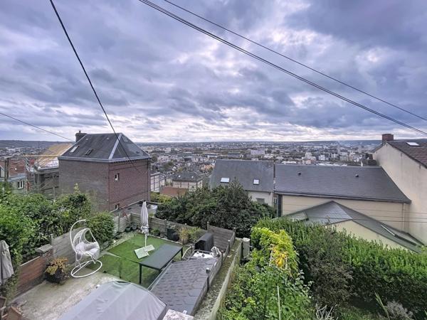 À vendre – Maison avec vue à Mont-Saint-Aignan – Calme, confort et lumière !