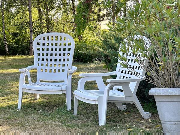 Grande maison familiale pleine de charme à Vouillé, aux portes de Poitiers ! 207 m² + terrain de 2 300 m²