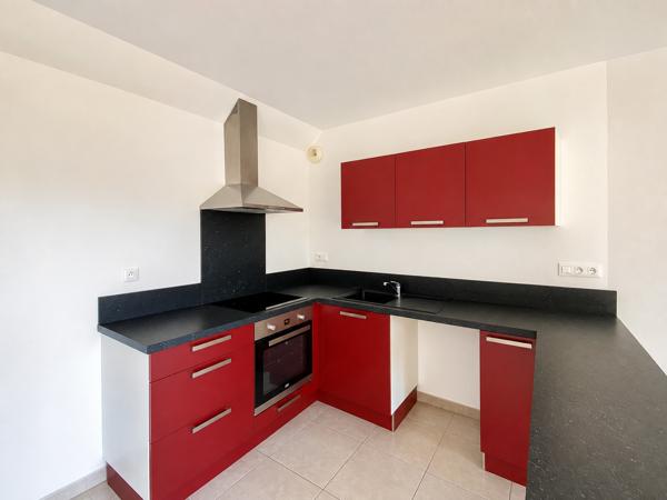 Maison
         4 pièces
        - 84 m² 359 900 € *