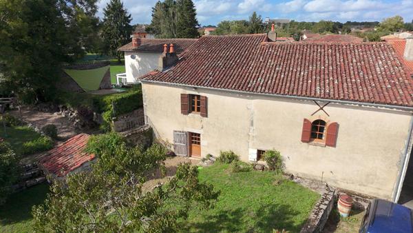 Belle demeure à  Charroux