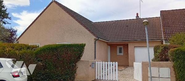 Maison à vendre à Beaugency (45190) dans le Loiret (45)

Vente d'une maison de 4 pièces situé...