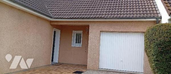 Maison à vendre à Beaugency (45190) dans le Loiret (45)

Vente d'une maison de 4 pièces situé...