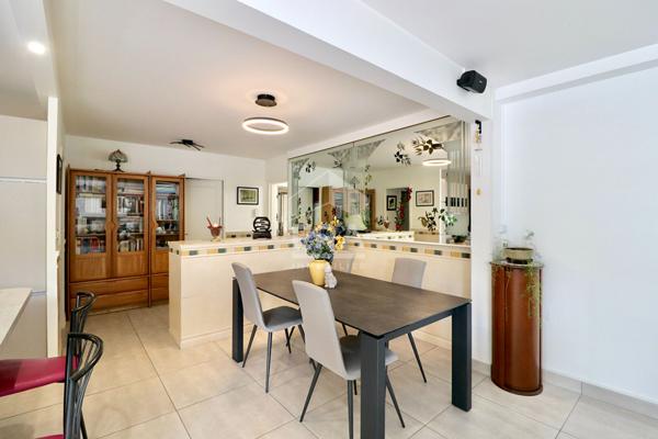 Appartement Champs Sur Marne 5 pièce(s) 104.16 m2