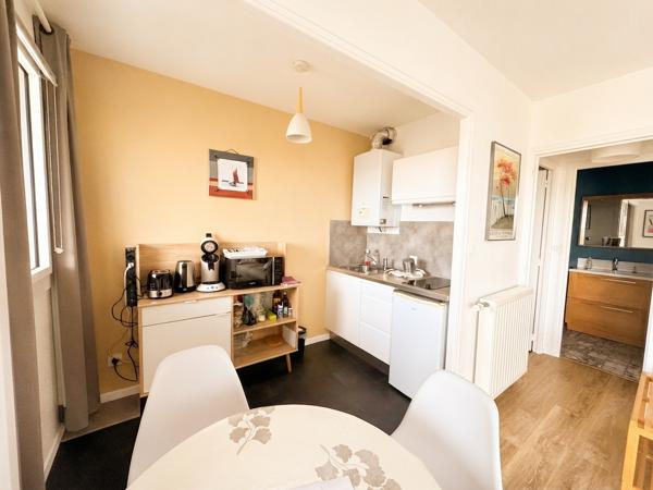 Studio 33 m² Résidence Les Capucins, parking et cave. Rive gauche , Vannes