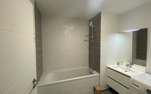 Appartement à louer    3 pièces • 83 m2 Lorient