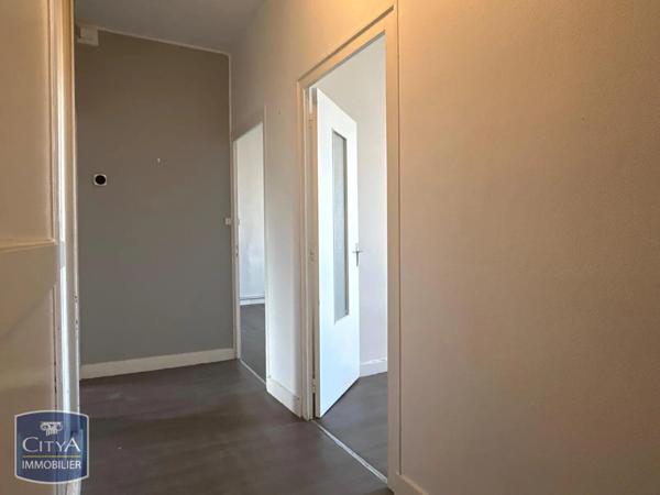 Appartement à louer 2 pièces 57.3m²