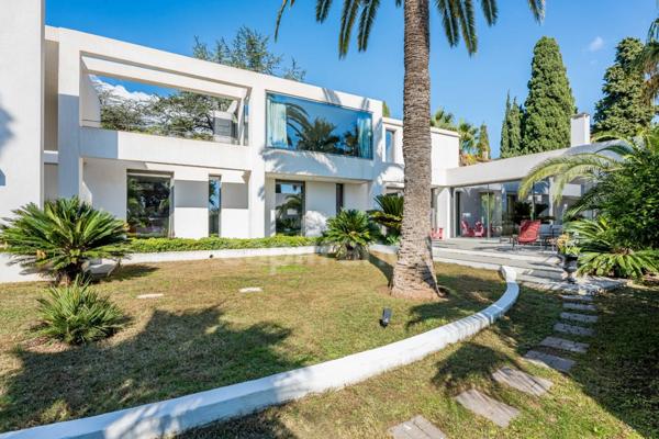 Maison à vendre 6 pièces LA CIOTAT (13) Terrain env. 1000 m²