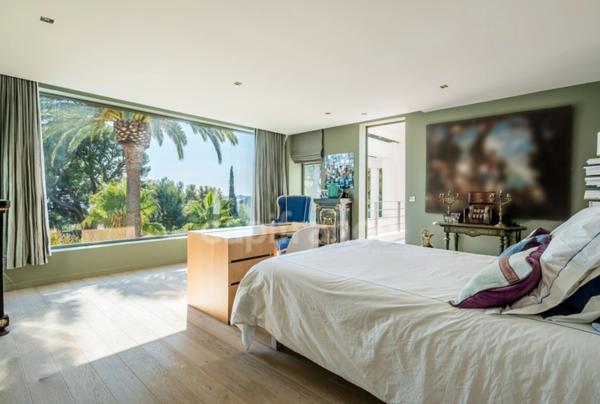 Maison à vendre 6 pièces LA CIOTAT (13) Terrain env. 1000 m²