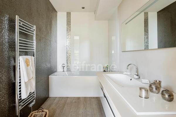 Maison à vendre 6 pièces LA CIOTAT (13) Terrain env. 1000 m²