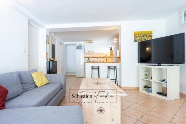 Maison à vendre 8 pièces VITROLLES (13) - piscine - vue panoramique dominante - grand calme - belle luminosité - grands volumes