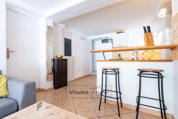 Maison à vendre 8 pièces VITROLLES (13) - piscine - vue panoramique dominante - grand calme - belle luminosité - grands volumes