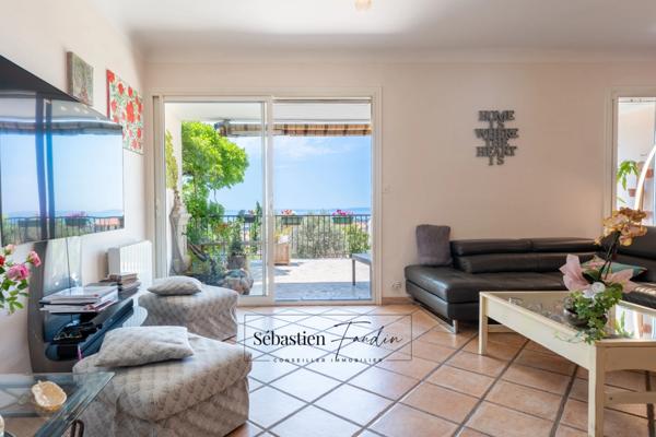 Maison à vendre 8 pièces VITROLLES (13) - piscine - vue panoramique dominante - grand calme - belle luminosité - grands volumes