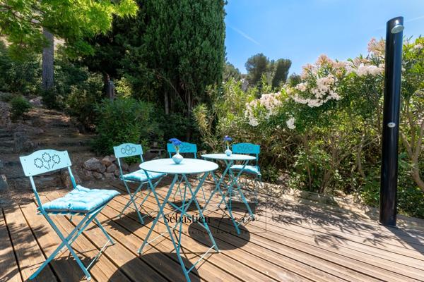 Maison à vendre 8 pièces VITROLLES (13) - piscine - vue panoramique dominante - grand calme - belle luminosité - grands volumes