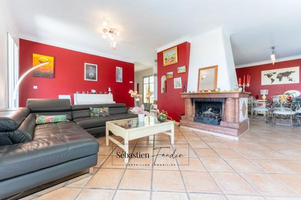 Maison à vendre 8 pièces VITROLLES (13) - piscine - vue panoramique dominante - grand calme - belle luminosité - grands volumes