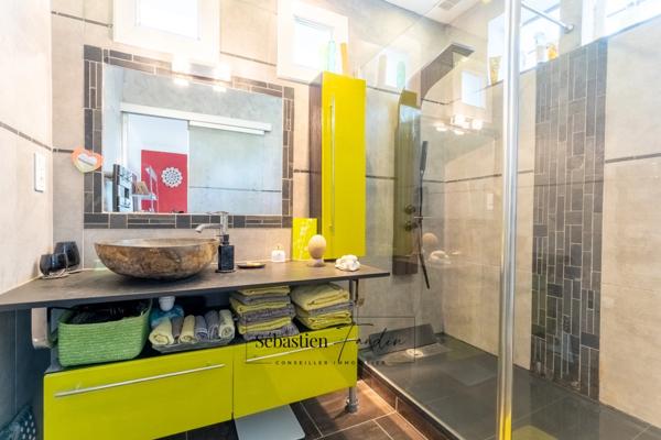 Maison à vendre 8 pièces VITROLLES (13) - piscine - vue panoramique dominante - grand calme - belle luminosité - grands volumes