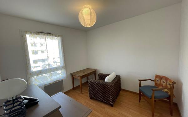 Appartement à louer    3 pièces •  Bonne