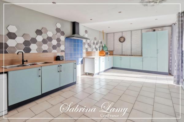 Propriete ancien corps de ferme à vendre 6 pièces BAYE (51)