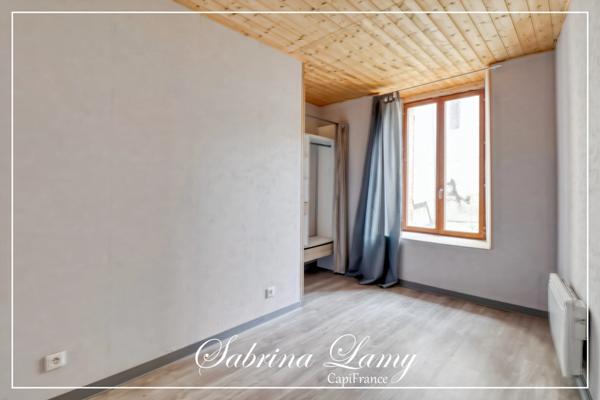 Propriete ancien corps de ferme à vendre 6 pièces BAYE (51)