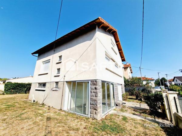 MAISON FAMILIALE 5 PIECES DE 141m2 AVEC JARDIN CLOS :ESPACE, CONFORT ET POTENTIEL A SAISIR!