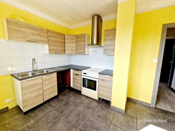 MAISON FAMILIALE 5 PIECES DE 141m2 AVEC JARDIN CLOS :ESPACE, CONFORT ET POTENTIEL A SAISIR!