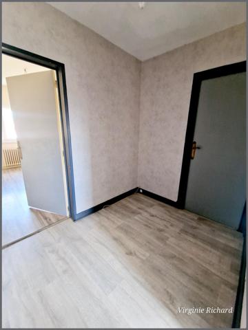 MAISON FAMILIALE 5 PIECES DE 141m2 AVEC JARDIN CLOS :ESPACE, CONFORT ET POTENTIEL A SAISIR!