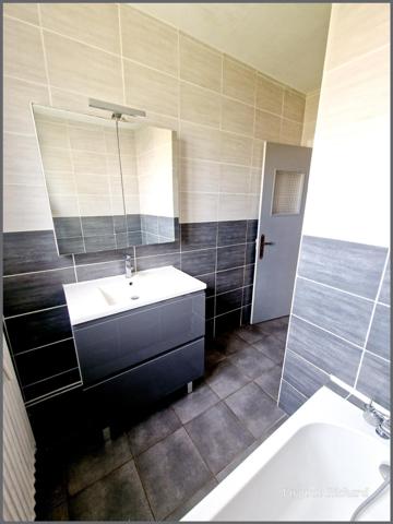 MAISON FAMILIALE 5 PIECES DE 141m2 AVEC JARDIN CLOS :ESPACE, CONFORT ET POTENTIEL A SAISIR!