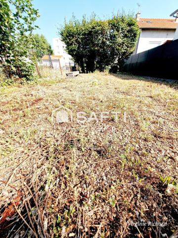 MAISON FAMILIALE 5 PIECES DE 141m2 AVEC JARDIN CLOS :ESPACE, CONFORT ET POTENTIEL A SAISIR!