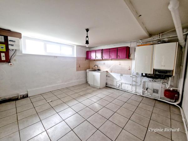 MAISON FAMILIALE 5 PIECES DE 141m2 AVEC JARDIN CLOS :ESPACE, CONFORT ET POTENTIEL A SAISIR!