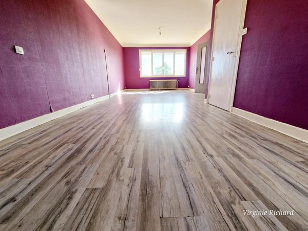 MAISON FAMILIALE 5 PIECES DE 141m2 AVEC JARDIN CLOS :ESPACE, CONFORT ET POTENTIEL A SAISIR!