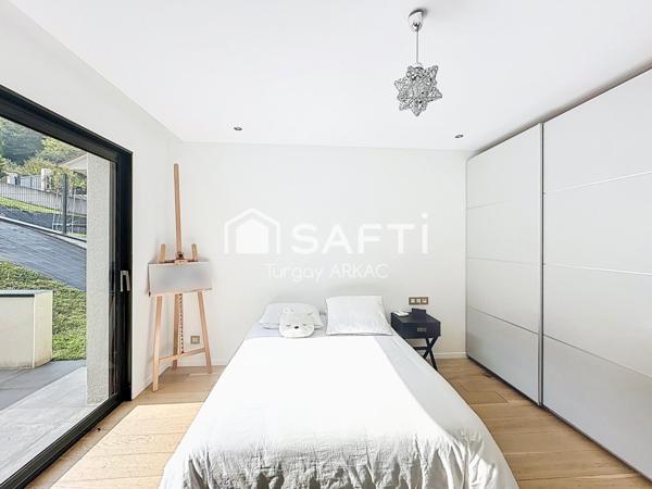 Villa contemporaine avec vue panoramique