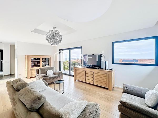 Villa contemporaine avec vue panoramique