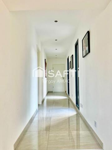 Villa contemporaine avec vue panoramique