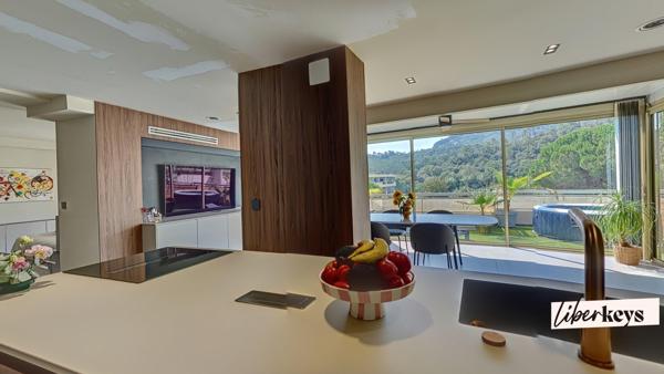 Mandelieu-la-Napoule – Penthouse d'exception avec piscine & vue dégagée