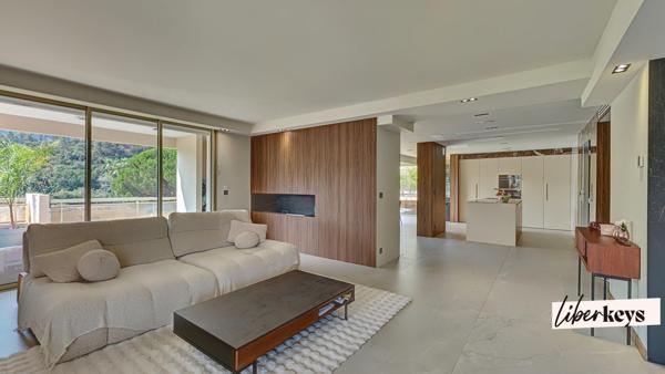Mandelieu-la-Napoule – Penthouse d'exception avec piscine & vue dégagée