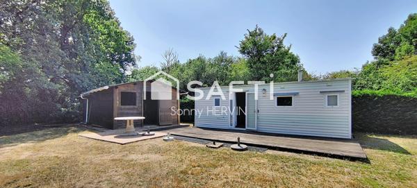 Étang avec mobil home, cabane et pêcherie