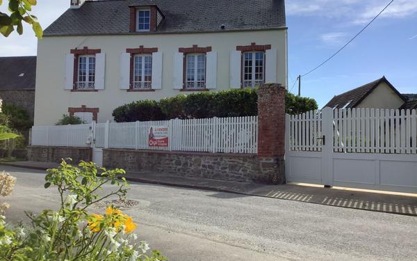 Maison à vendre    5 pièces •  Quettehou