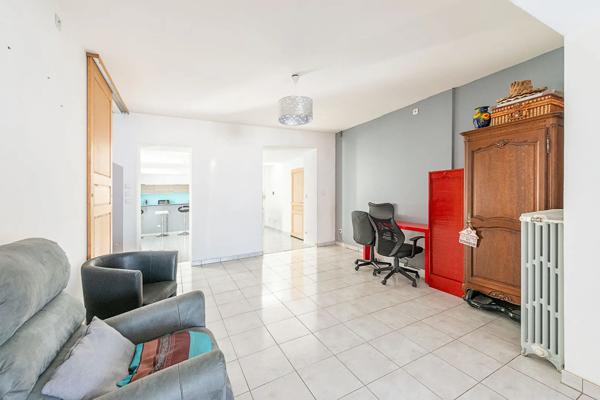 Maison à vendre 10 pièces 213m² Saint-Amand-les-Eaux (59230)