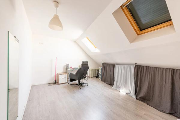 Maison à vendre 10 pièces 213m² Saint-Amand-les-Eaux (59230)