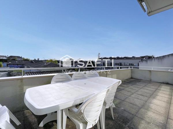 Plein centre du Haillan, au calme, vaste terrasse